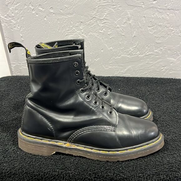 🔥 Dr. Martens Doc Martens Vintage 8-Eye Boots Mens Sz 9-9.5 Made in England -EU - Picture 2 of 13